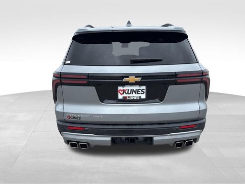 Used 2025 Chevrolet Traverse LT AWD/4WD image 8