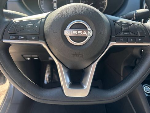 Used 2025 Nissan Versa SV FWD image 32