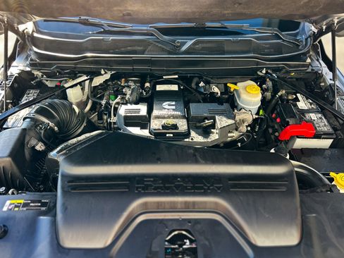 Used 2022 RAM 3500 Laramie image 15