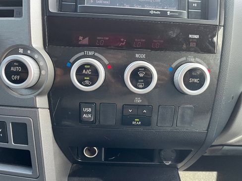 Used 2014 Toyota Sequoia SR5 AWD/4WD image 15