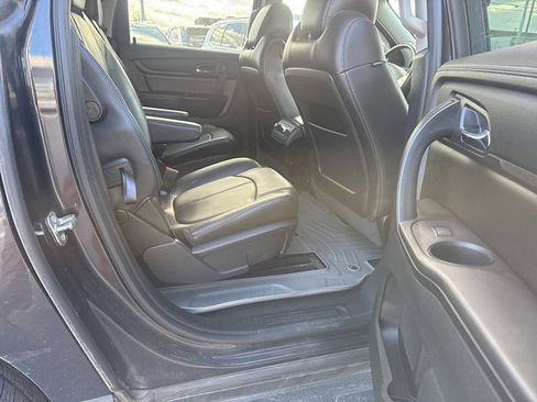 Used 2017 Chevrolet Traverse LT image 12
