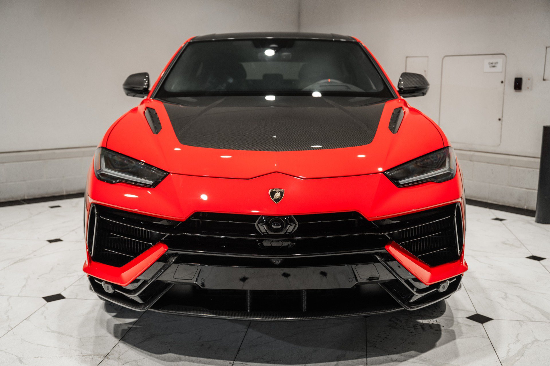 Used 2024 Lamborghini Urus Performante AWD/4WD image 4