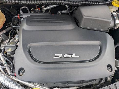 Used 2018 Chrysler Pacifica Touring-L image 22