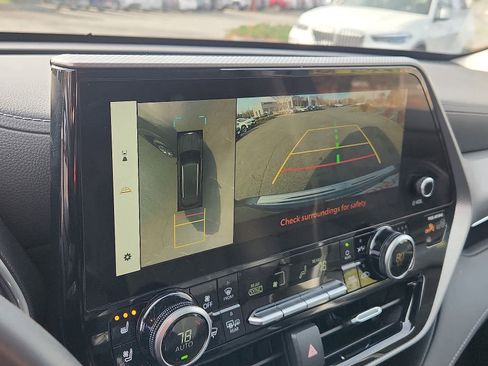 Used 2023 Toyota Highlander Platinum image 20