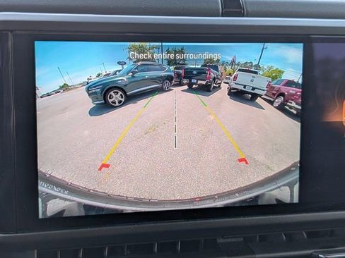 Used 2025 Jeep Wrangler Unlimited Sahara AWD/4WD image 17