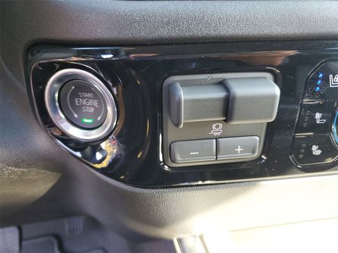 New 2025 GMC Sierra 2500 SLT w/ SLT Premium Package image 32