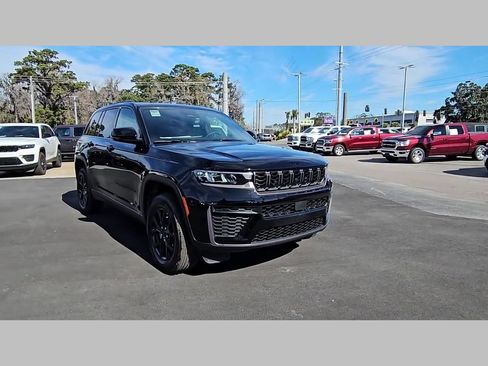 New 2026 Jeep Grand Cherokee Altitude RWD image 39