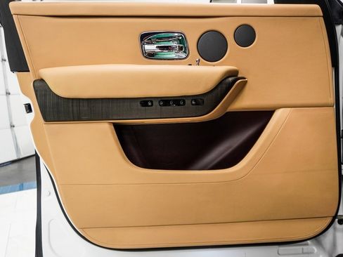 Used 2020 Rolls-Royce Cullinan image 32