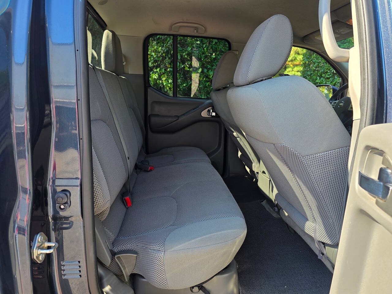 Used 2017 Nissan Frontier SV w/ SV Value Truck Package RWD image 29
