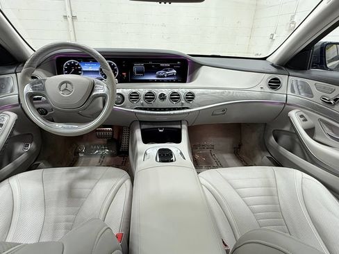 Used 2017 Mercedes-Benz S 550 4MATIC Sedan image 32