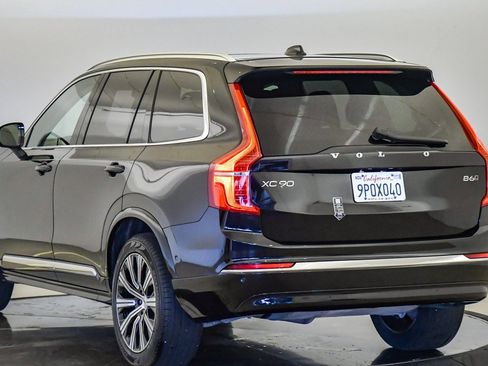 Certified 2025 Volvo XC90 B6 Plus image 2