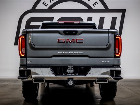 Used 2026 GMC Sierra 1500 SLT AWD/4WD image 10