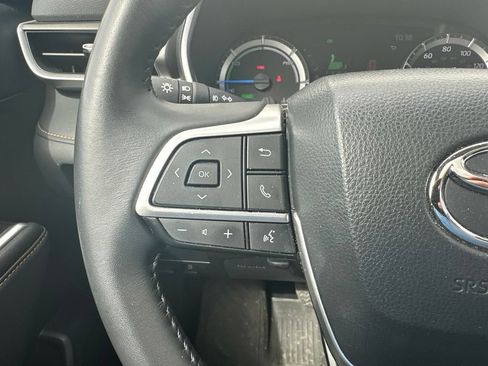 Used 2023 Toyota Highlander Bronze Edition AWD/4WD image 40