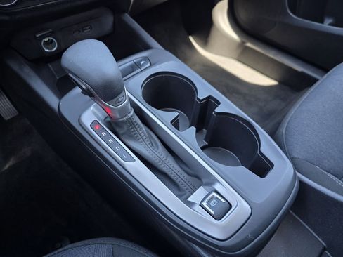 Used 2025 Chevrolet Trax LS w/ LS Convenience Package image 22