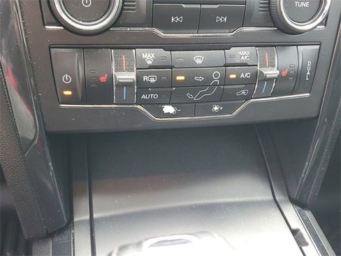 Used 2018 Ford Explorer XLT w/ Equipment Group 202A image 28