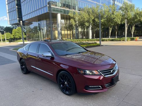 Used 2018 Chevrolet Impala Premier w/ Premier Convenience Package FWD image 3