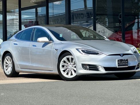 Used 2018 Tesla Model S 75D AWD/4WD image 2