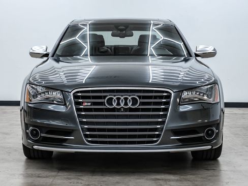 Used 2014 Audi S8 w/ Driver Assistance Package image 2
