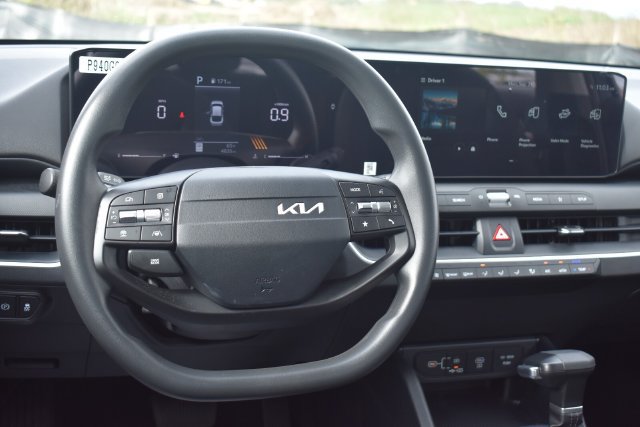 New 2026 Kia K4 FWD image 17