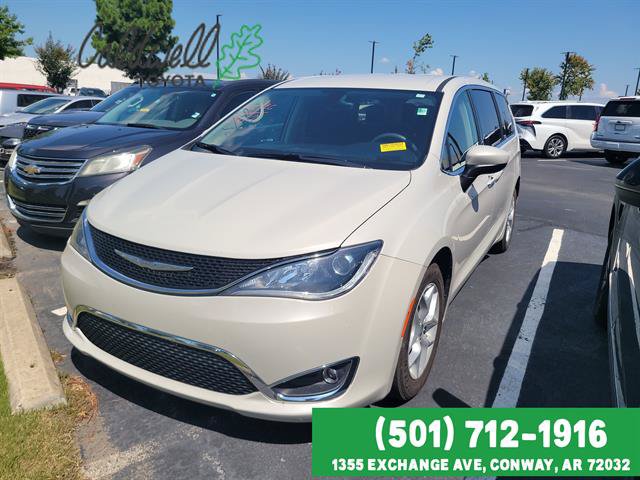 Used 2017 Chrysler Pacifica Touring Plus w/ Tire & Wheel Group FWD image 31
