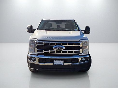 Used 2023 Ford F350 XLT w/ FX4 Off-Road Package image 2