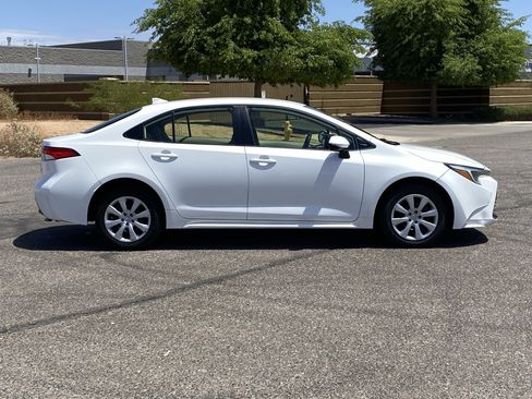 Used 2024 Toyota Corolla LE FWD image 2