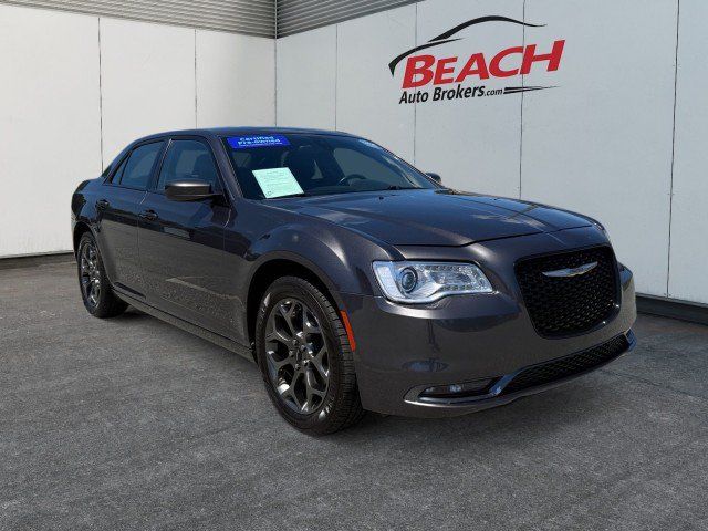 Used 2016 Chrysler 300 S AWD/4WD image 3