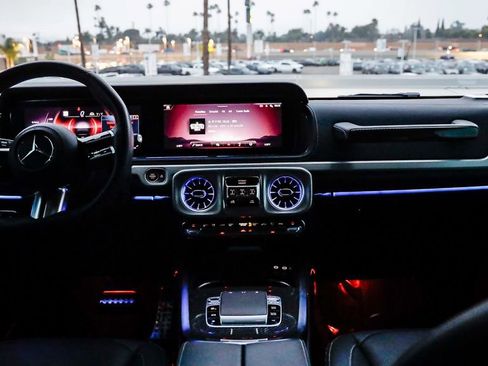 Used 2025 Mercedes-Benz G 550 image 14