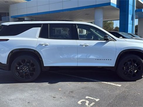 New 2026 Chevrolet Traverse RS image 8