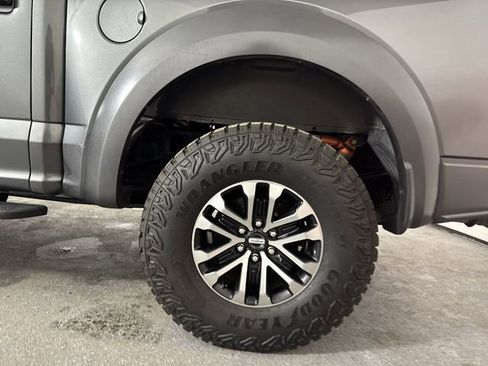 Used 2019 Ford F150 Raptor w/ Equipment Group 802A Luxury image 6