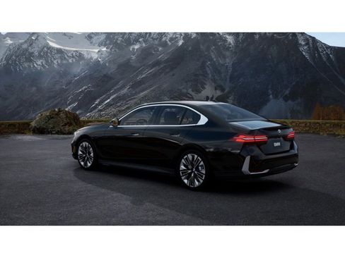 New 2026 BMW 530i image 2