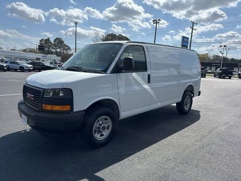 New 2026 GMC Savana 3500 w/ Driver Convenience Package image 9