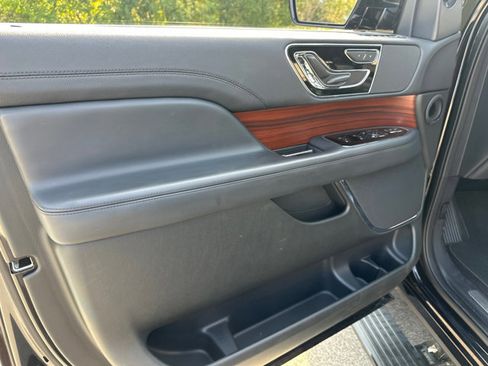 Used 2024 Lincoln Navigator L 4WD image 29