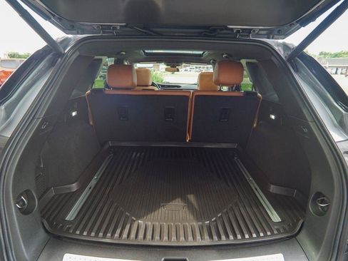 Used 2021 Cadillac XT5 Premium Luxury w/ LPO, Floor Liner Package AWD/4WD image 11