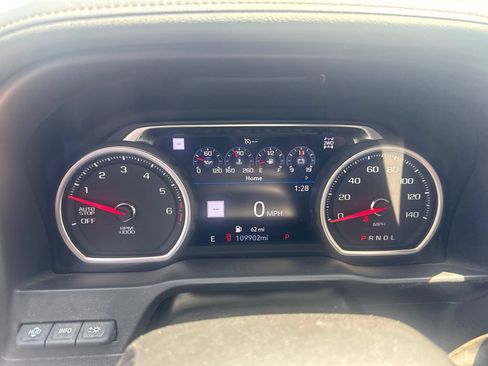 Used 2019 Chevrolet Silverado 1500 High Country w/ Technology Package AWD/4WD image 6