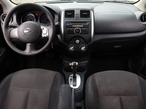 Used 2014 Nissan Versa SV image 2