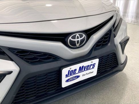 Used 2024 Toyota Camry SE FWD image 7