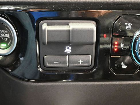 Used 2023 GMC Sierra 1500 SLT w/ SLT Premium Plus Package image 34