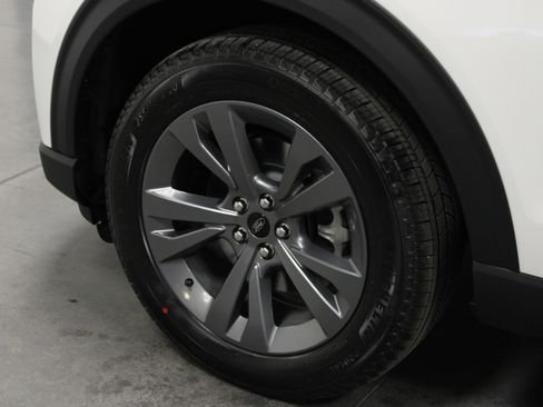 New 2025 Ford Explorer Active w/ Active Comfort Package image 10