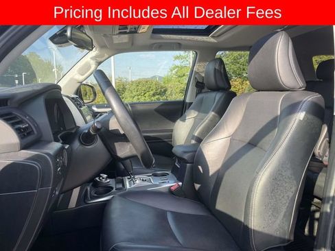 Used 2023 Toyota 4Runner Limited AWD/4WD image 20