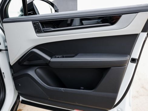New 2026 Porsche Cayenne S image 27