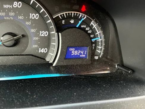 Used 2014 Toyota Camry XLE FWD image 9