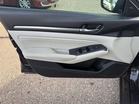 Certified 2019 Nissan Altima 2.5 SV image 15