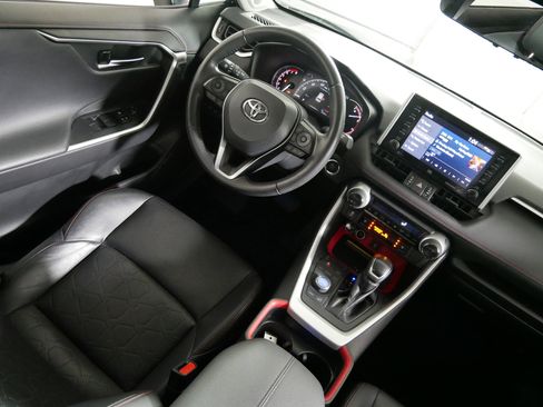 Used 2020 Toyota RAV4 TRD Off-Road image 9