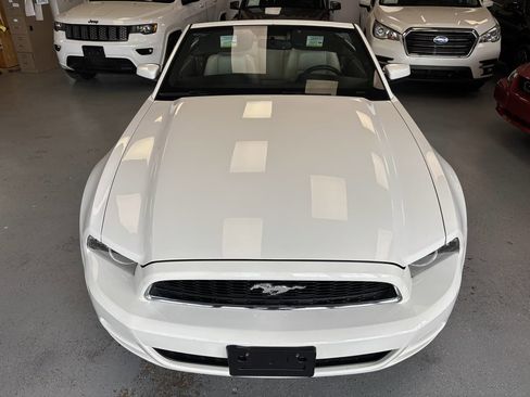 Used 2013 Ford Mustang Premium image 8