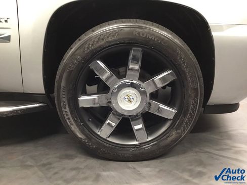 Used 2011 Cadillac Escalade EXT Luxury image 26