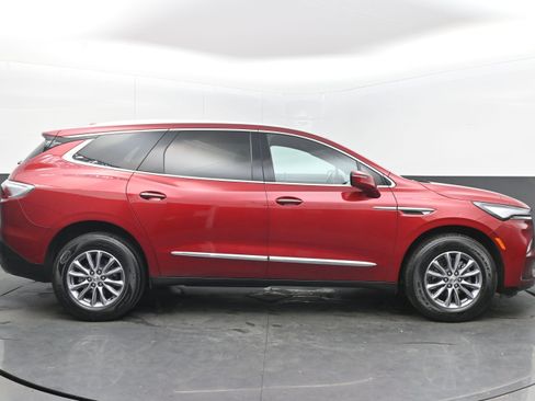 Used 2024 Buick Enclave Premium image 10
