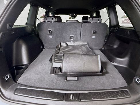 Used 2023 Jeep Grand Cherokee Altitude image 27