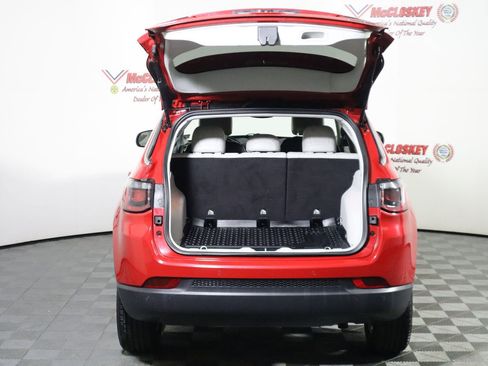 Used 2021 Jeep Compass Latitude w/ Driver Assistance Group image 12