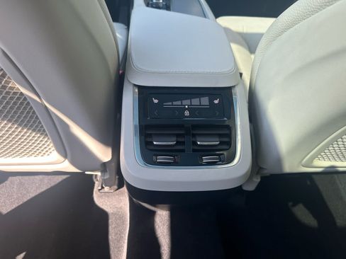 Used 2025 Volvo XC90 B5 Core w/ Climate Package AWD/4WD image 26